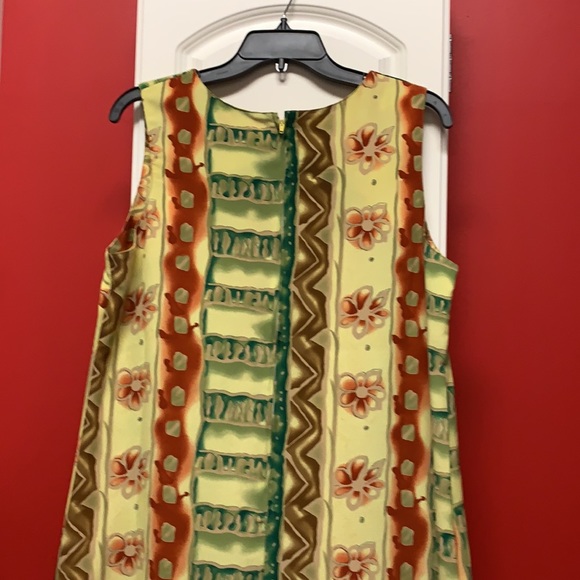 Dress - Picture 4 of 5